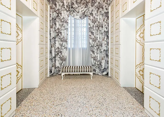 Ca' Nobile Corner Hotel 3*