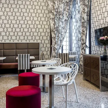 Ca' Nobile Corner Hotel Benátky