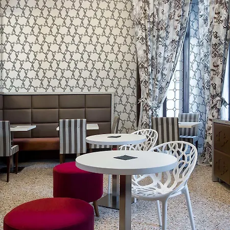 Ca' Nobile Corner Hotel 3*